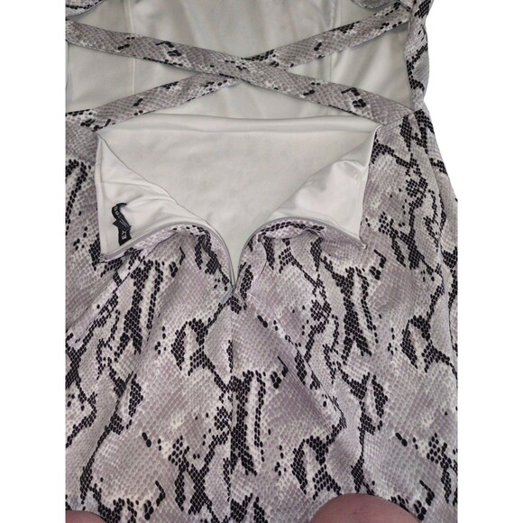 Express Dress L Womens Black White Snakeskin Strappy Open Back Bodycon High Neck - Picture 5 of 7